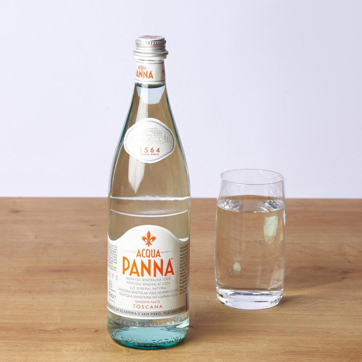 Негазирана вода Acqua Panna стакло
